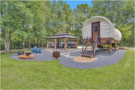 Outside view of one of our luxurious cabins